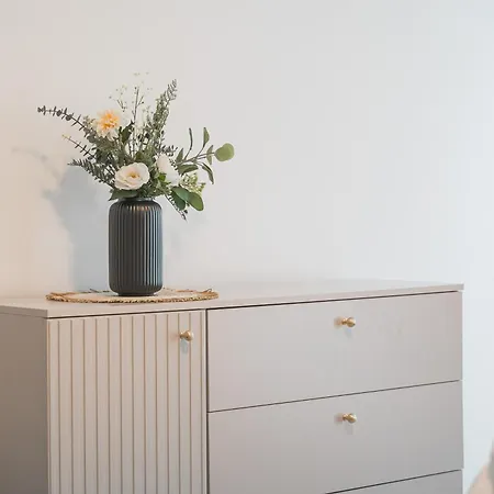 Stilvolle Wohnung Im Stadtzentrum - Loggia - Kingsize Bett - Smart Tv - Netflix - 60Qm - 24H Check-In Ludwigsburg Exterior foto