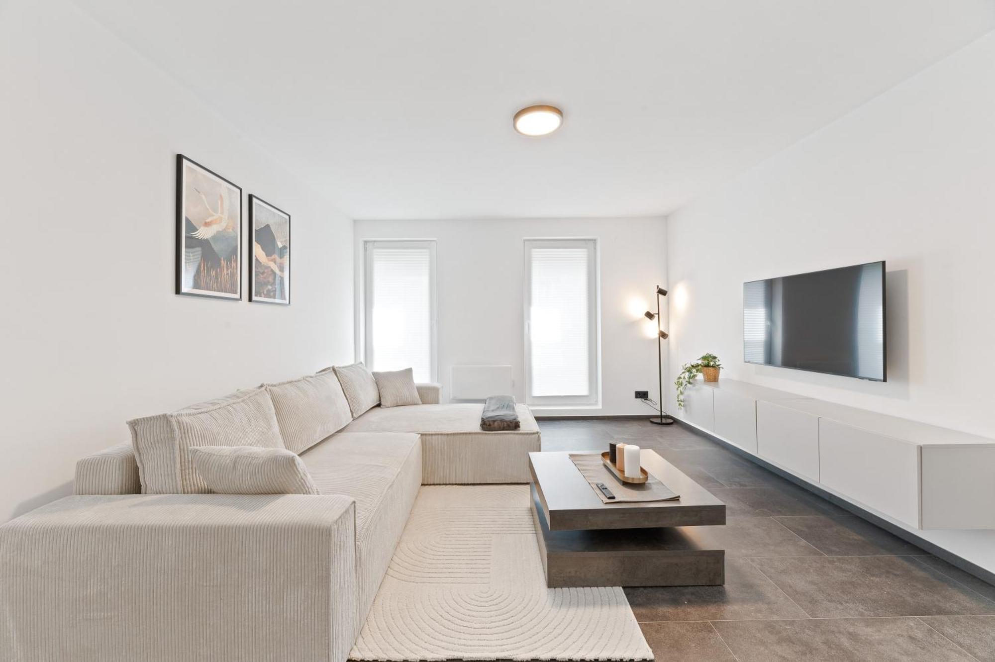 Stilvolle Im Stadtzentrum - Loggia - Kingsize Bett - Smart Tv - Netflix - 60qm - 24h Check-in Apartment Ludwigsburg